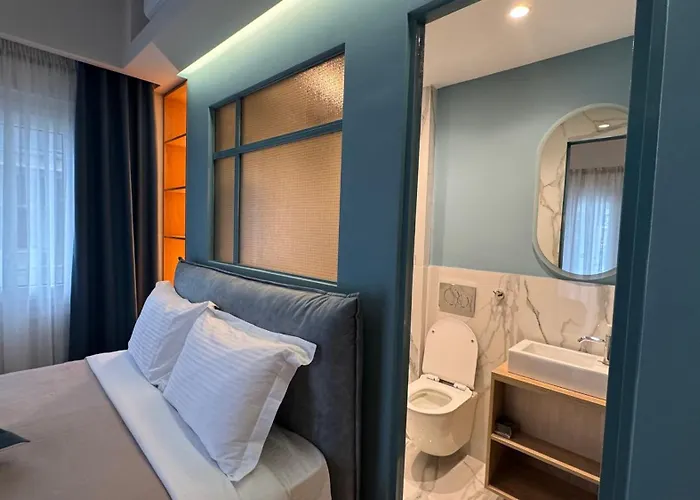 Acropolis Luxury Home By Cleo